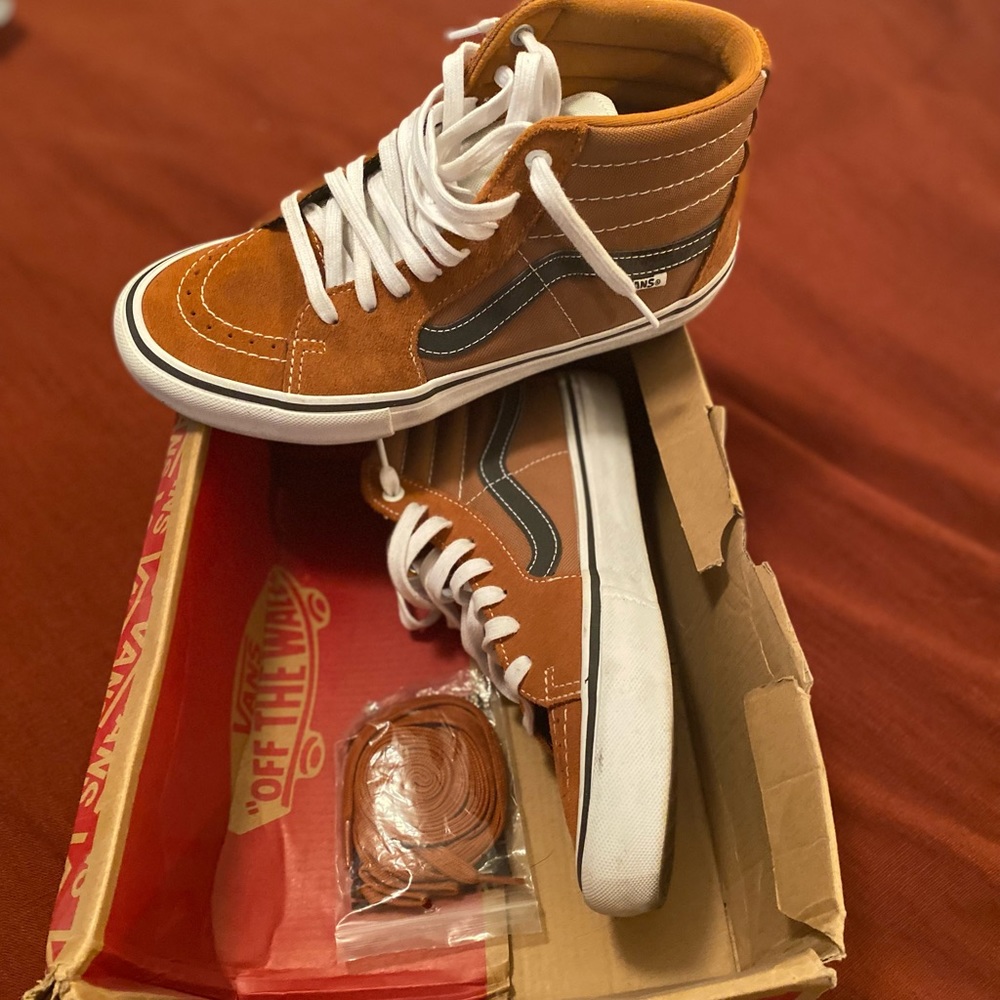 Size 7 in Men and 9 in Women